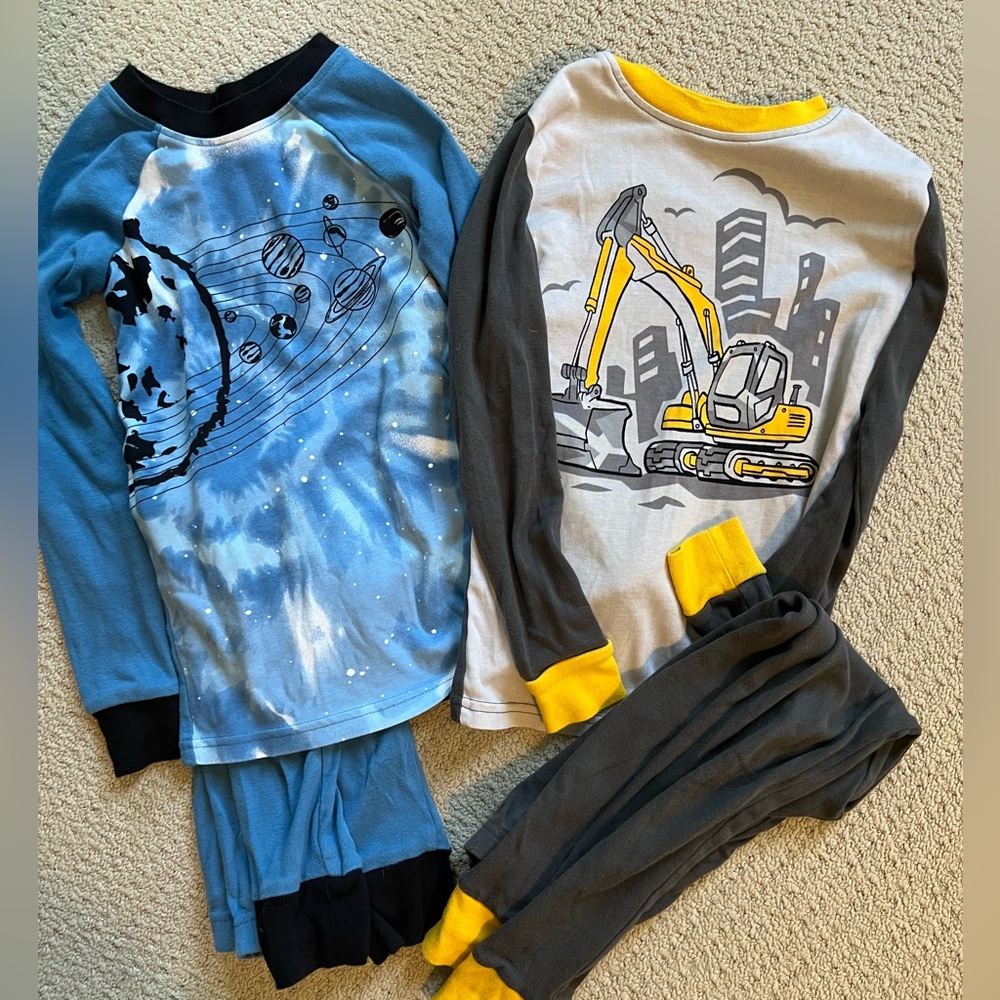 Boys PJs - Long sleeve/pants